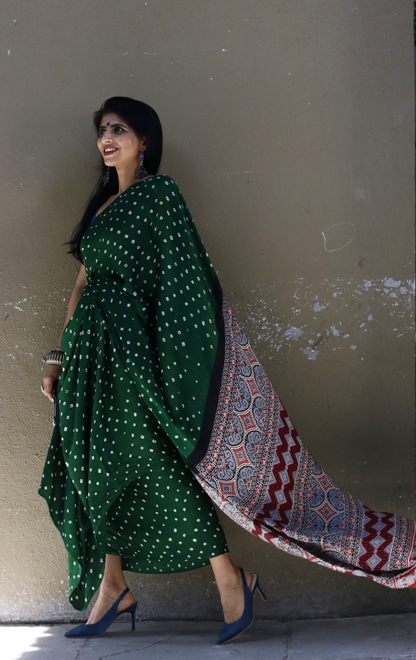 Buy Bandhani Designer Saree Online : Green Bandhani Hand Dyed Saree With Ajrakh Print Saree