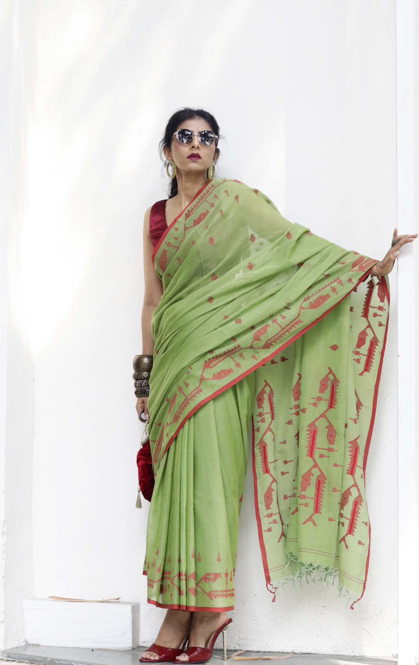 Buy Henna Green Soft Cotton Jamdani Saree : Green Red Needle Jamdani Handmade Saree