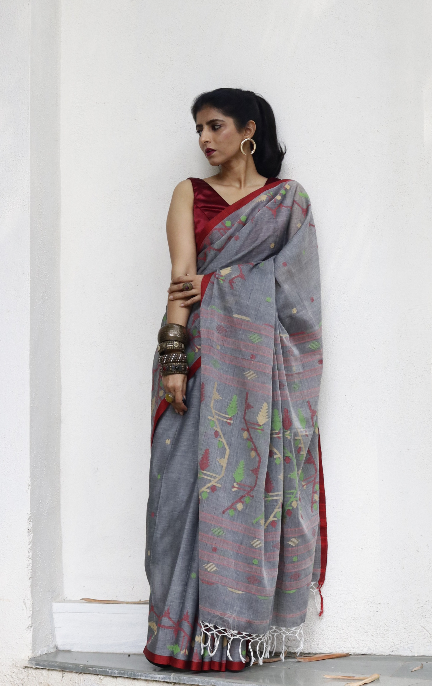 Buy Grey Soft Cotton Jamdani Saree : Grey Needle Jamdani Handmade Saree