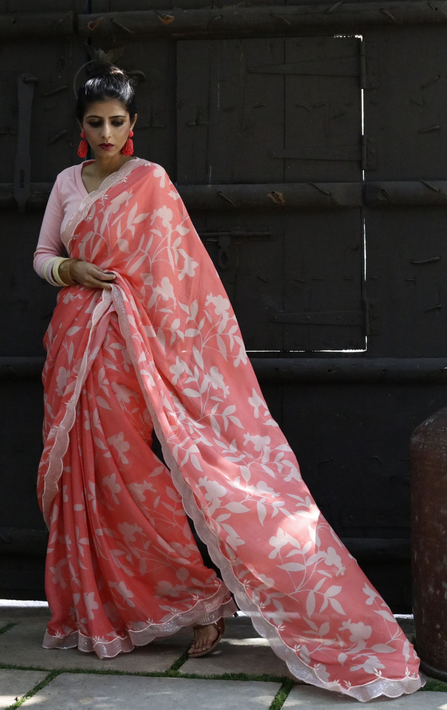 'Peach Or Pink' Printed Statement Scalloped Sequin Border Saree : Printed Light Cocktail Saree Collection