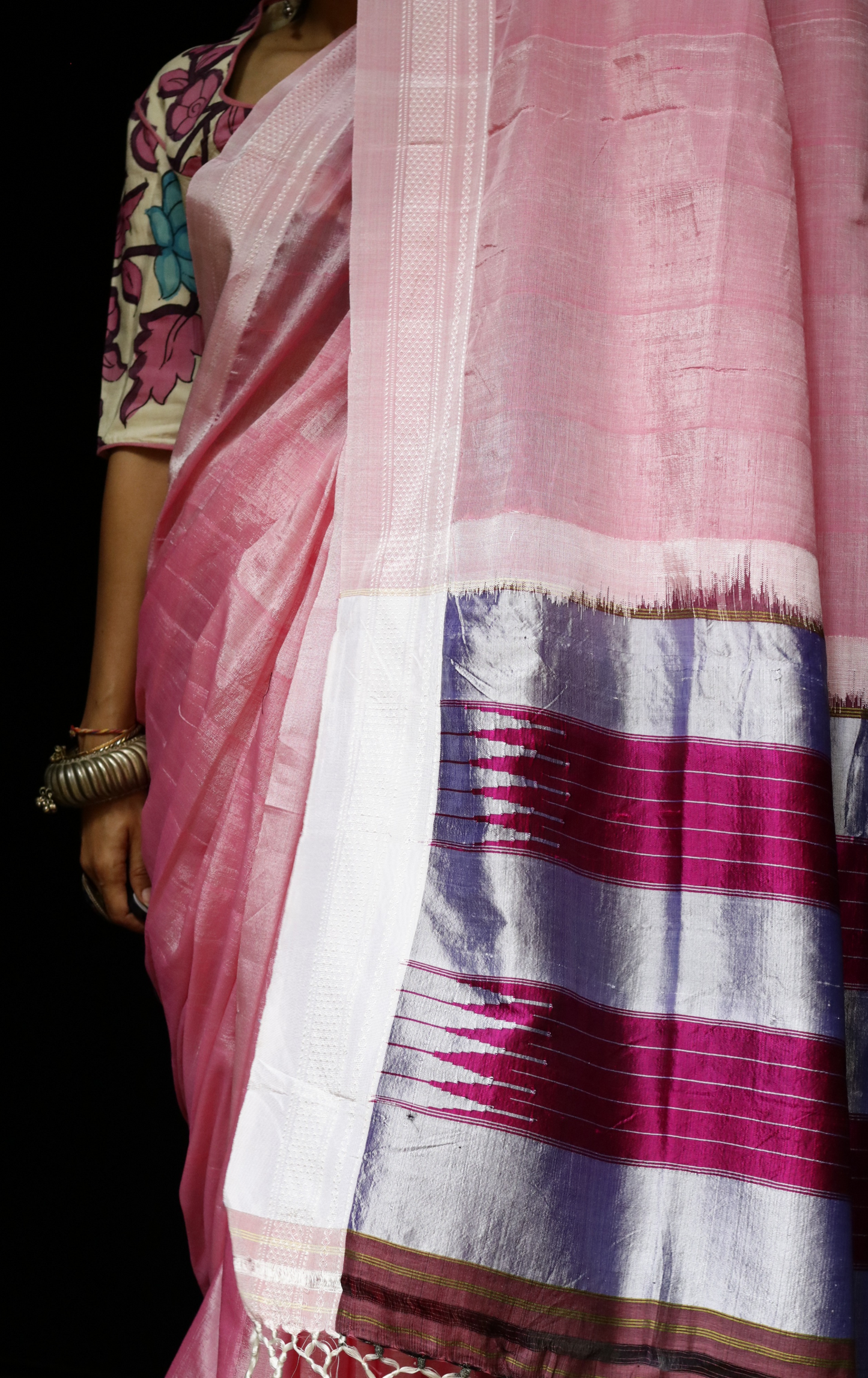 Buy Ilkal Cotton Silk Handloom Saree : Handloom Ilkal 'Bubblebum Pink Saree'&nbsp;