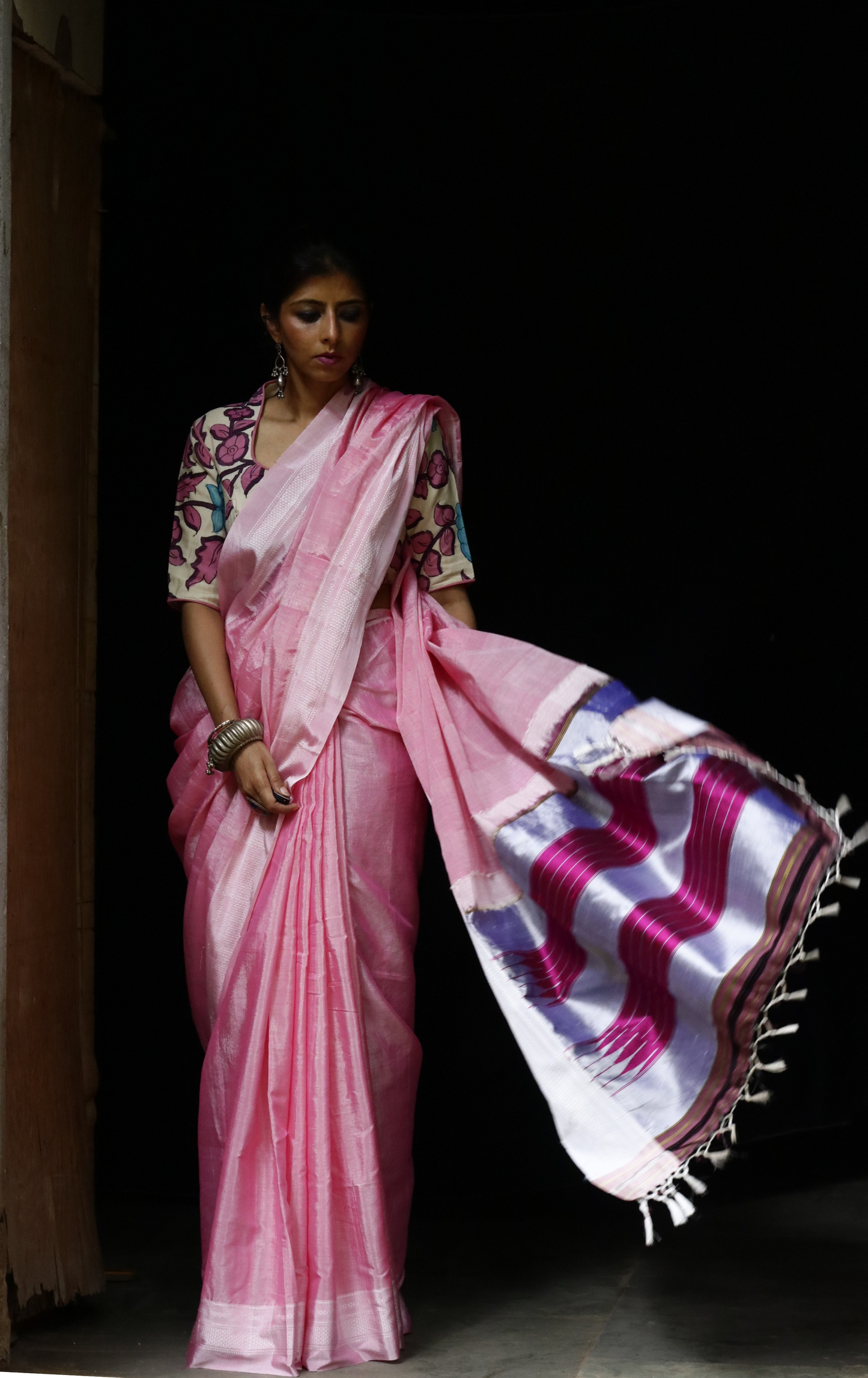 Buy Ilkal Cotton Silk Handloom Saree : Handloom Ilkal 'Bubblebum Pink Saree'&nbsp;