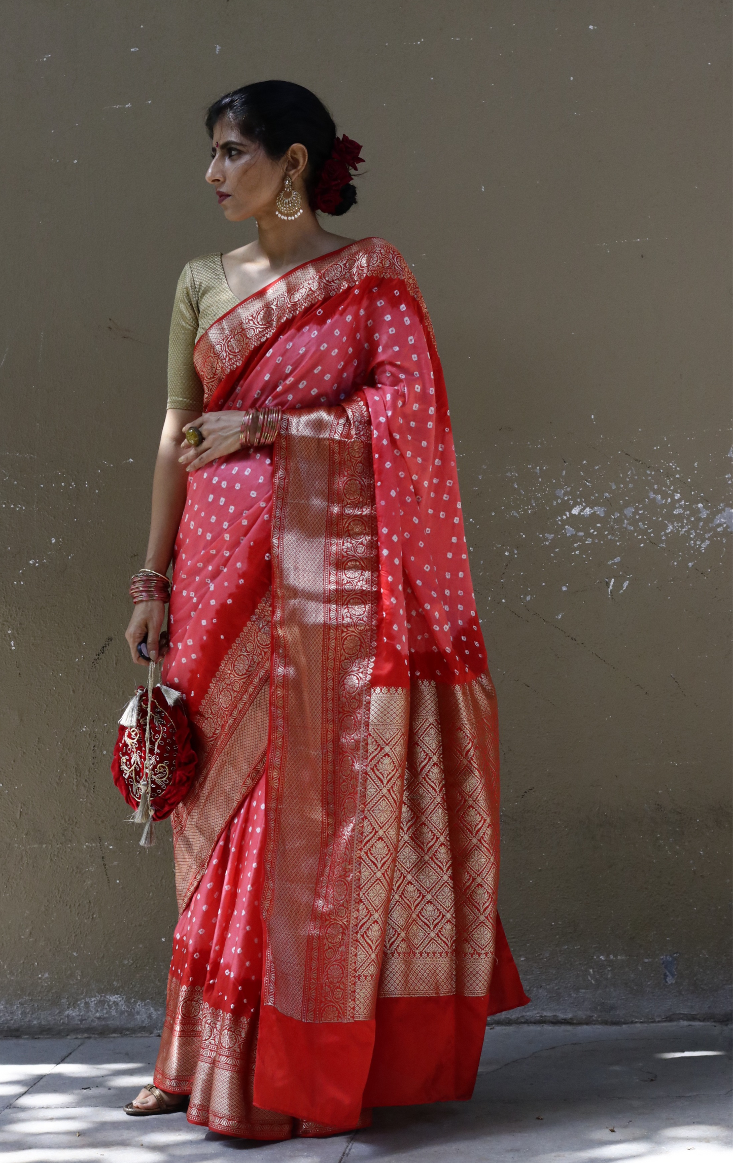 Buy Bandhani Designer Saree Online : Peach Red Bandhani Hand Dyed Saree With Gold Border