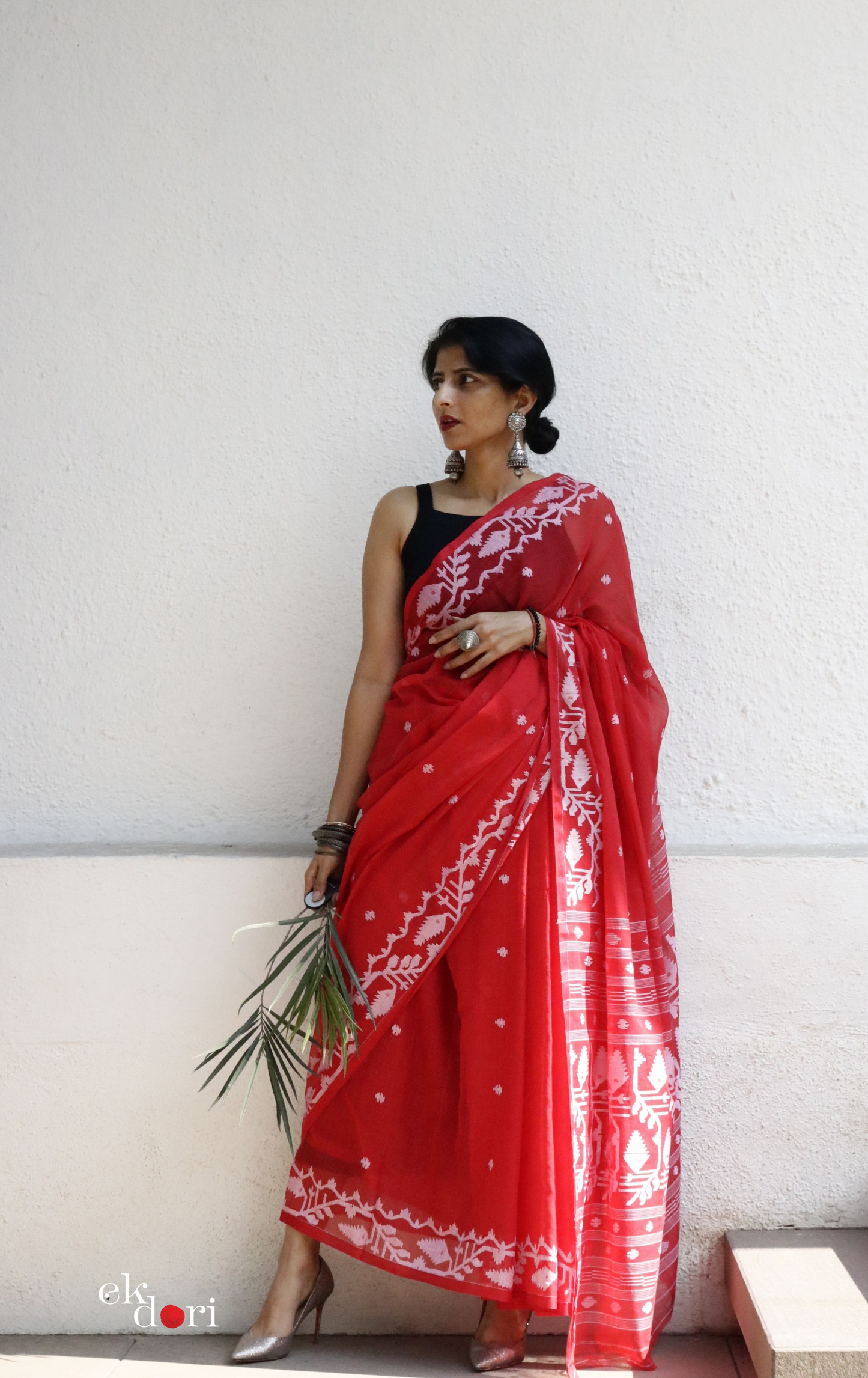 Buy Red Cotton Jamdani Saree : Red 'Laal Gulaal' Needle Jamdani Handmade Saree