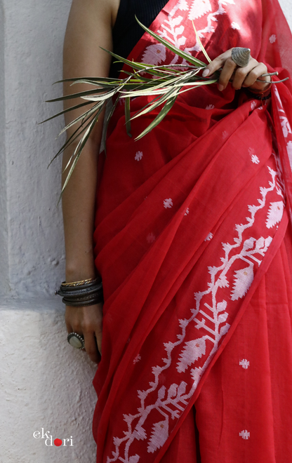 Buy Red Cotton Jamdani Saree : Red 'Laal Gulaal' Needle Jamdani Handmade Saree