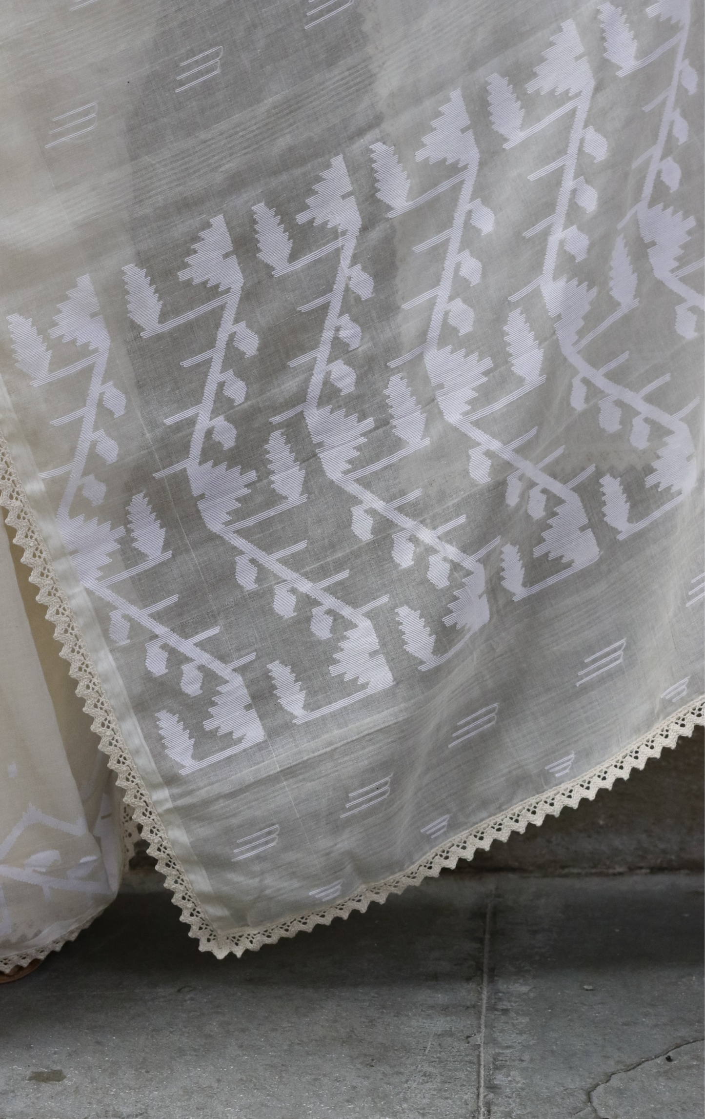 Buy Muslin White Jamdani Saree : Moonlight White Jamdani Saree