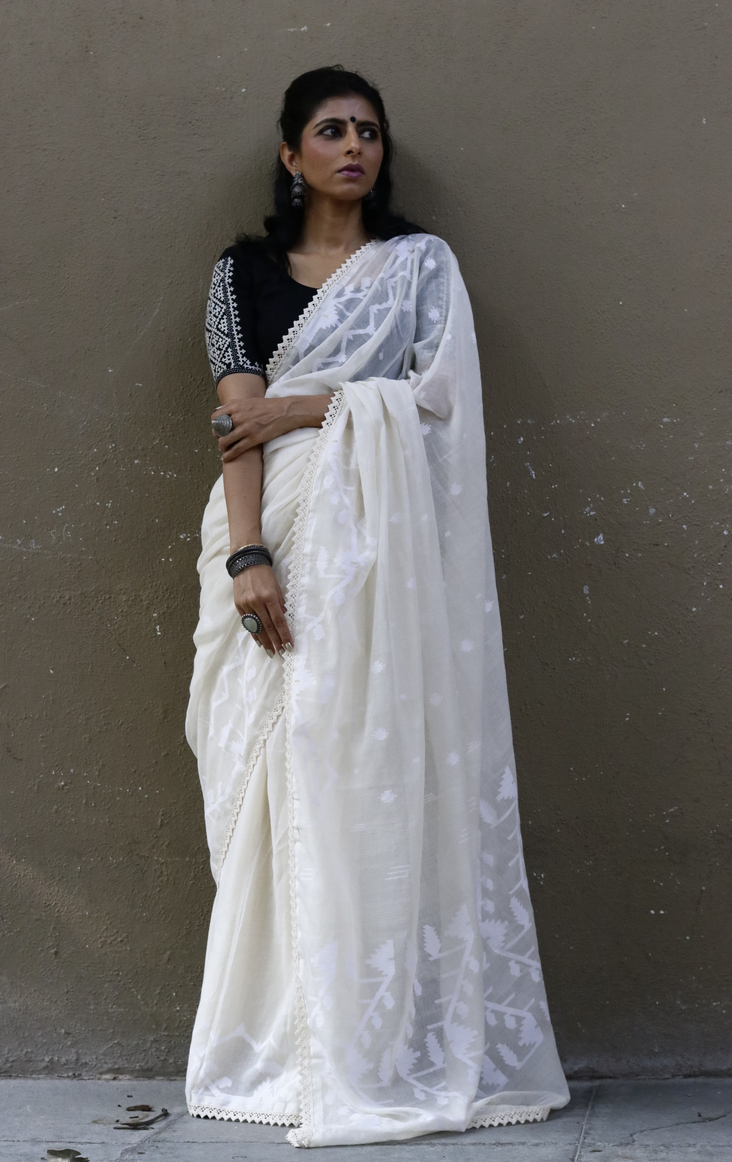 Buy Muslin White Jamdani Saree : Moonlight White Jamdani Saree